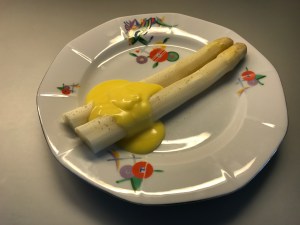 asparagus with hollandaise