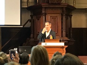 Yotam Ottolenghi thanking the jury for the Johannes van Dam Award 2017 ©cadwu