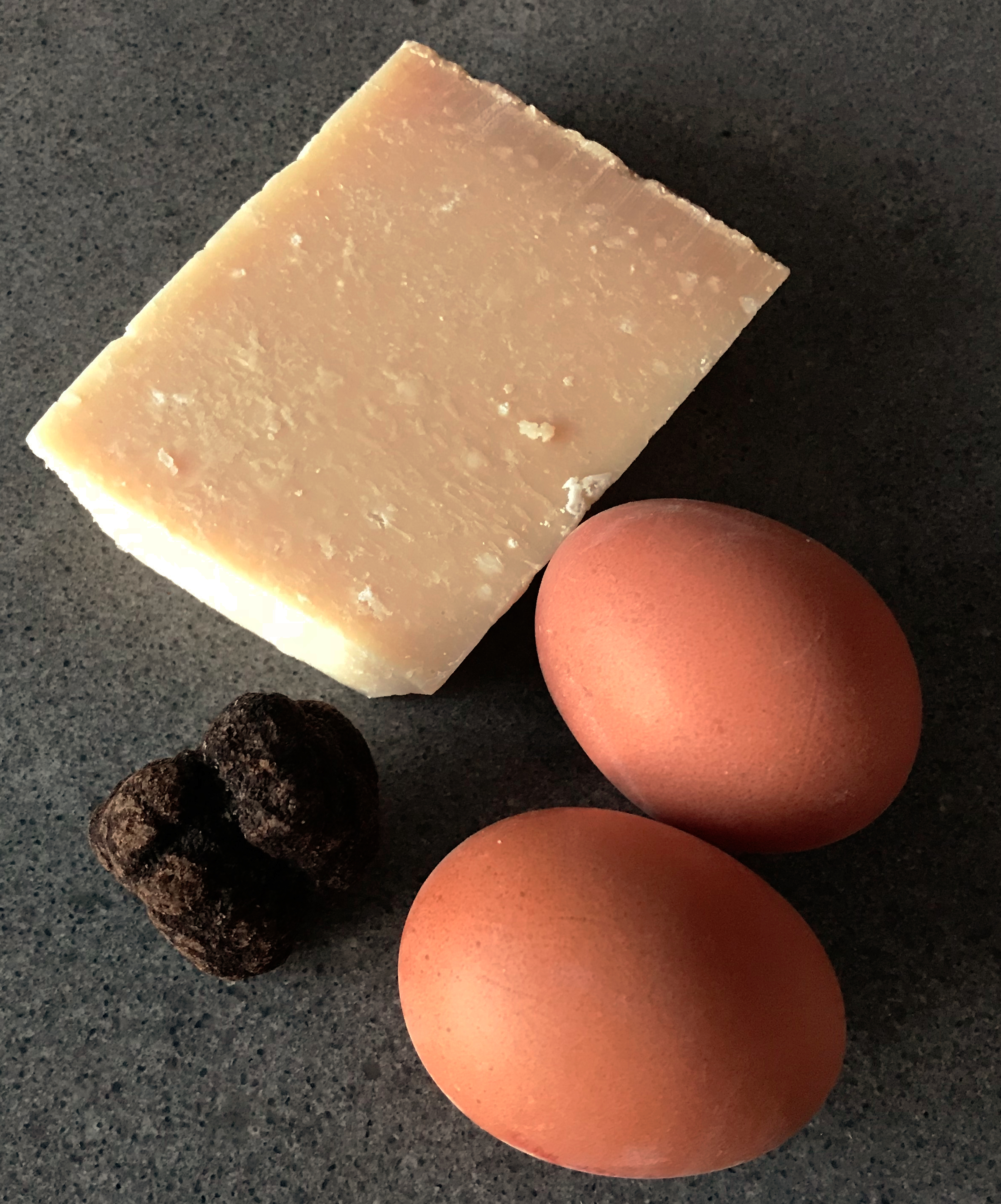 Black Truffle, Egg and Parmesan Cheese © cadwu