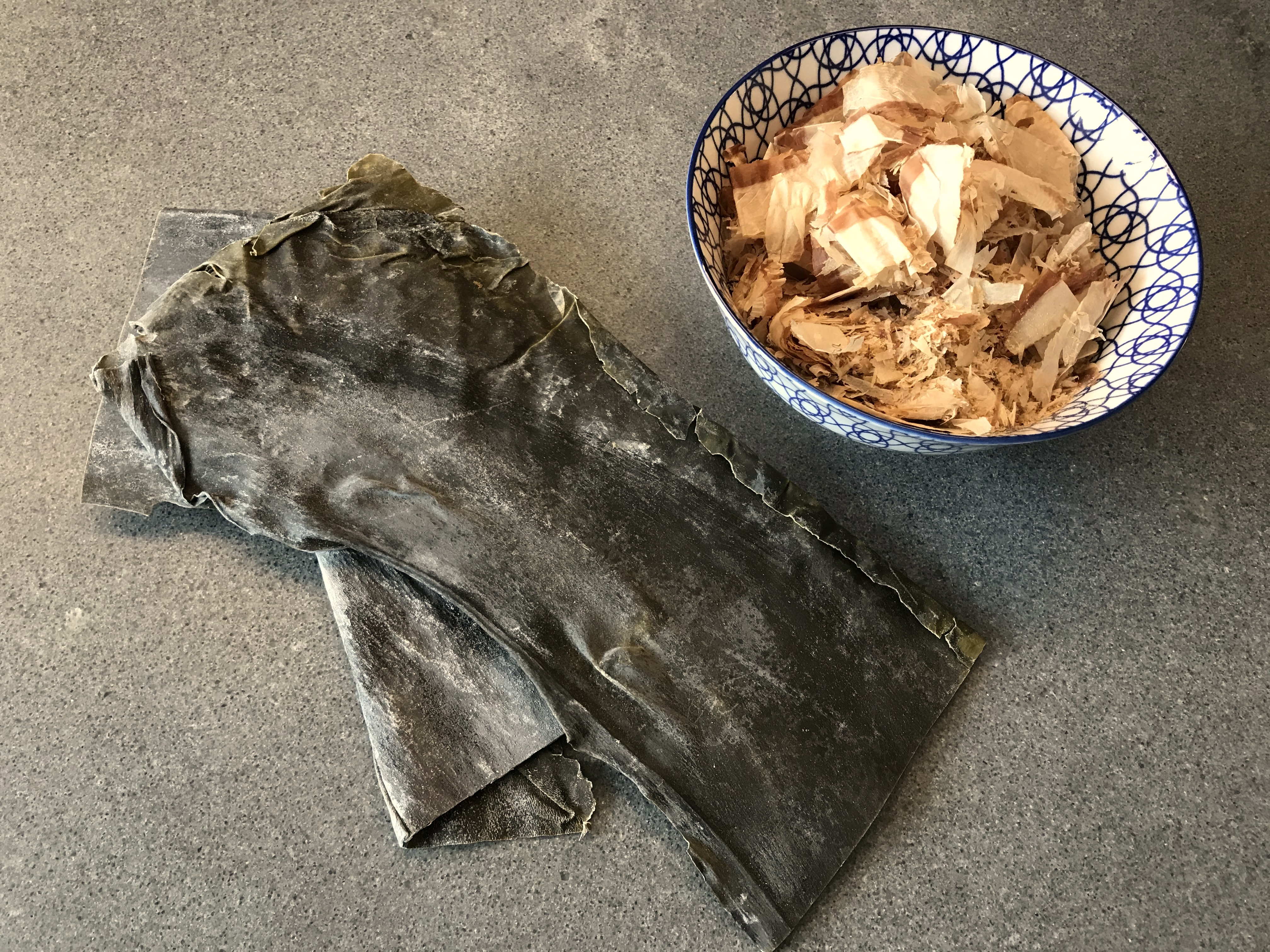 Ingredients of Dashi © cadwu