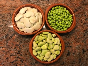 Pealed Garrofón, Broad Beans and Green Peas © cadwu