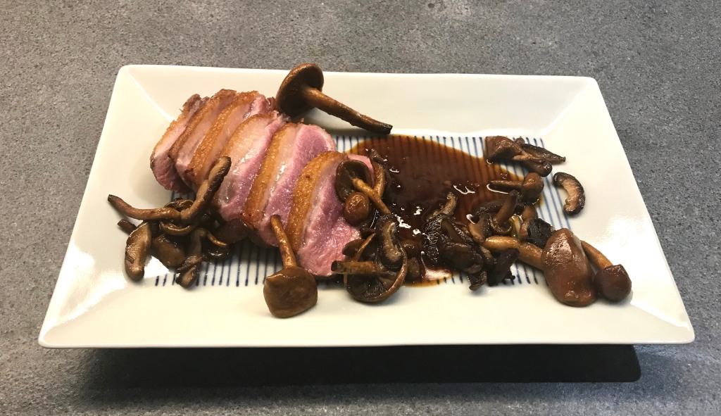 Duck with Soy Sauce and Mushrooms ©cadwu