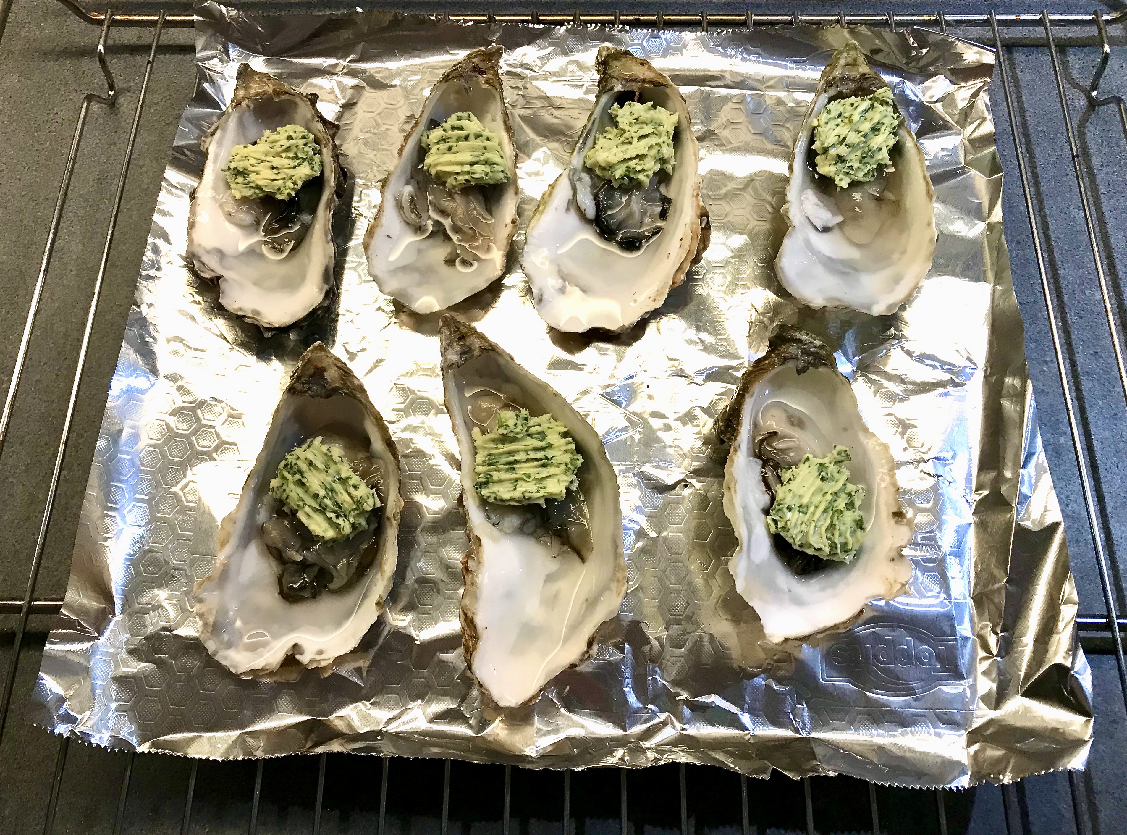 Oysters with Tarragon in the Oven ©cadwu