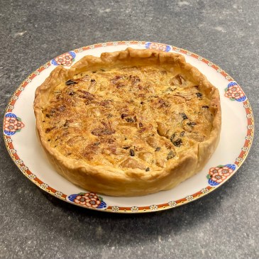 Easy Mushroom Pie ©cadwu with thyme, oregano, nutty mushrooms and Parmesan cheese. The vegetarian version is as tasty as this one.