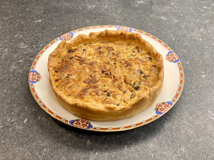 Easy Mushroom Pie ©cadwu with thyme, oregano, nutty mushrooms and Parmesan cheese. The vegetarian version is as tasty as this one.