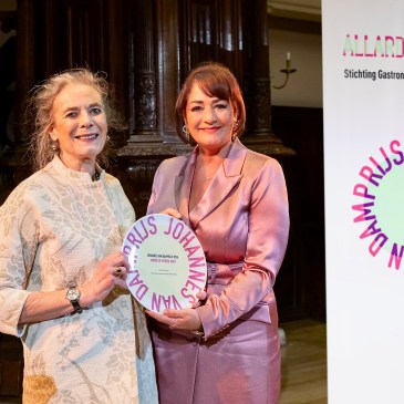 Louise Fresco and Thérèse Boer - the 2026 Johannes van Dam Prize © Allard Pierson / Maarten van Haaff